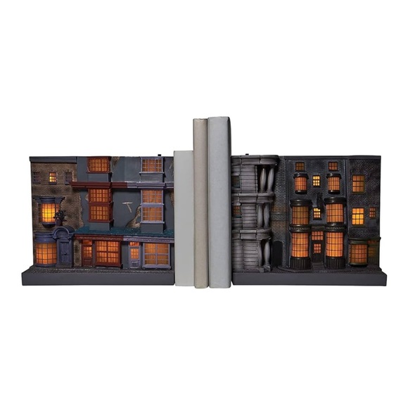 Enesco Wizarding World HARRY POTTER DIAGON ALLEY LIGHT UP BOOKENDS 6008334 NEW - Picture 1 of 11